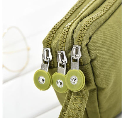 حقيبه يدويه صغيره لحمل المحتويات اليوميه