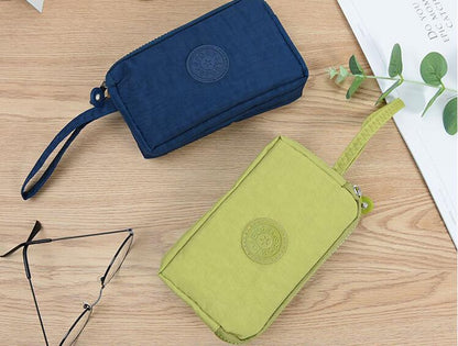 حقيبه يدويه صغيره لحمل المحتويات اليوميه