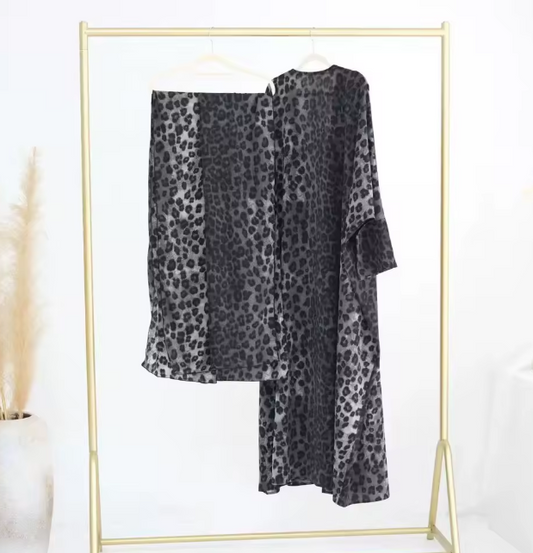 عبايه نسائيه جلد النمر مع شال لون أزرق غامق