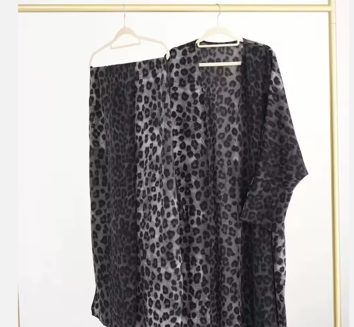 عبايه نسائيه جلد النمر مع شال لون أزرق غامق