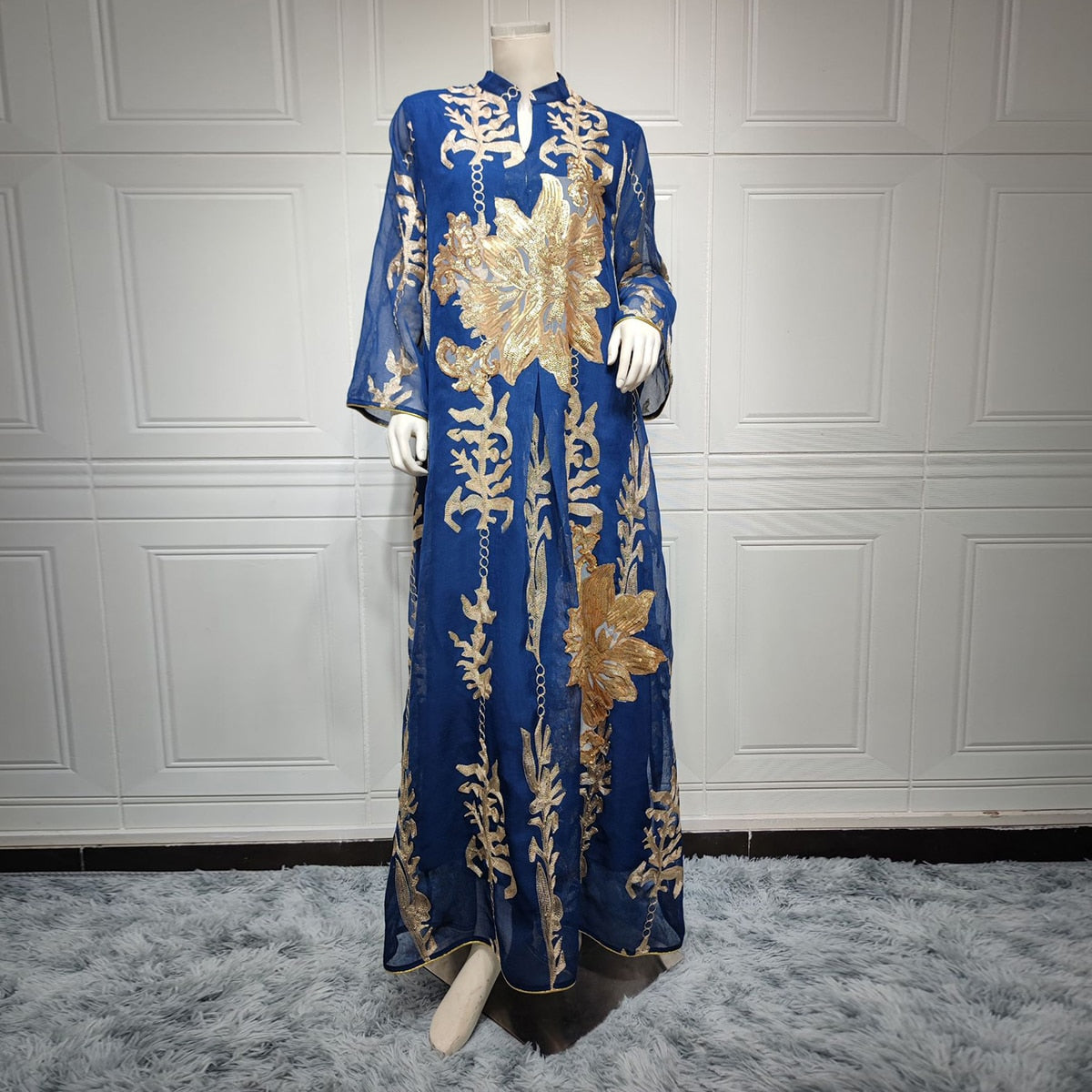 عبايه مشغوله